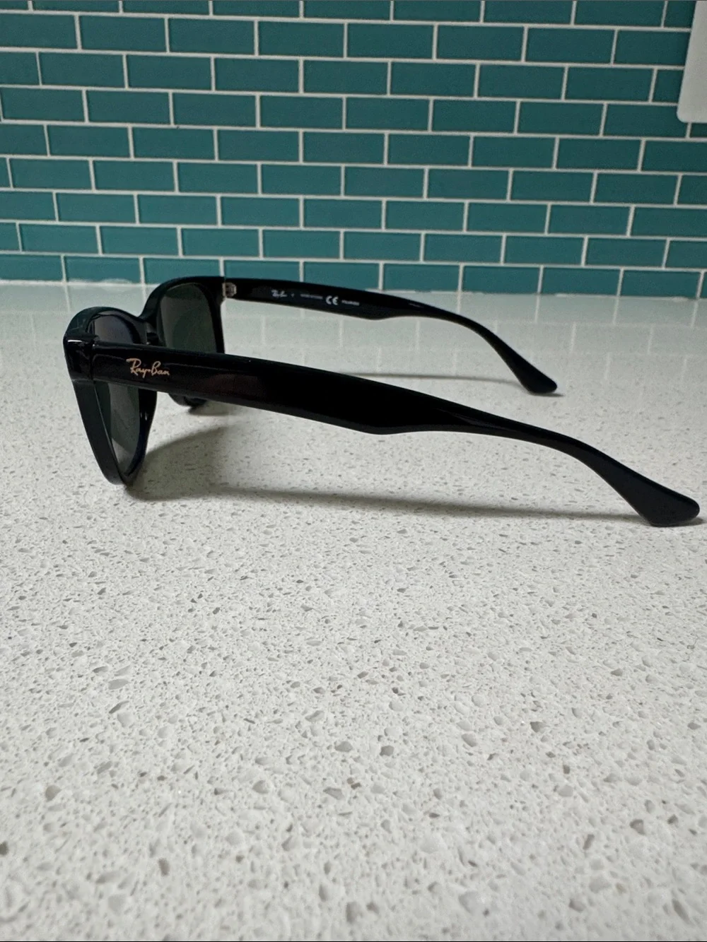 Ray Ban New Wayfarer men’s black polarized sunglasses